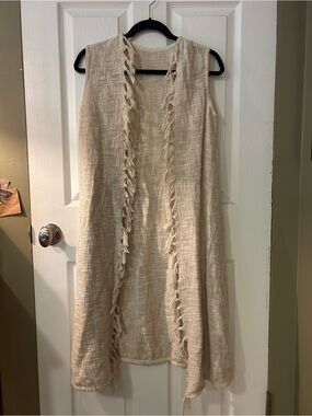 Light Cream Sleeveless Fringe Knit Vest